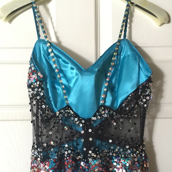 Prom dress - Picture 3 of 5